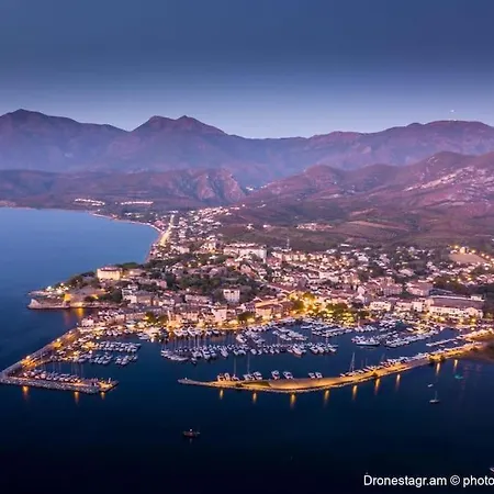 Neuf Avec Balcon Et 2 *