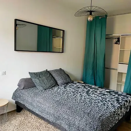 Neuf Avec Balcon Et 2 Apartment