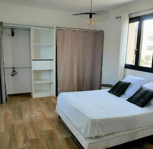 Neuf Avec Balcon Et 2 Saint-Florent (Corsica)